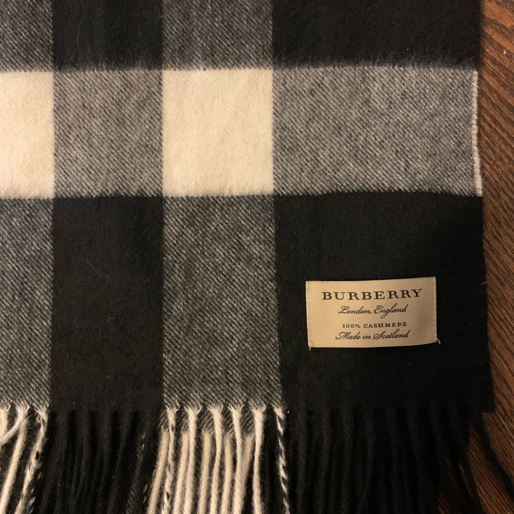Burberry Black/White HalfMega Check Cashmere Scarf - Picture 3 of 5